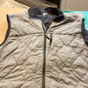 Duluth Men's Gray Quilted Vest reversible